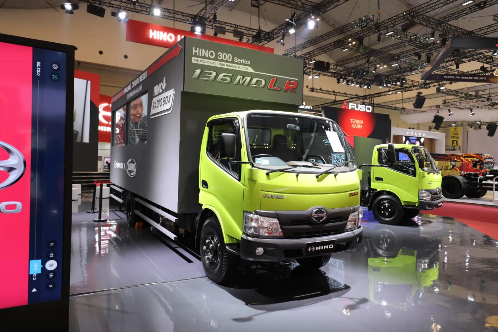 Artikel Hino - Bisnis Makin Lancar Hino Tawarkan Truk Kargo 6 Meter dengan Cicilan Ringan di GIIAS